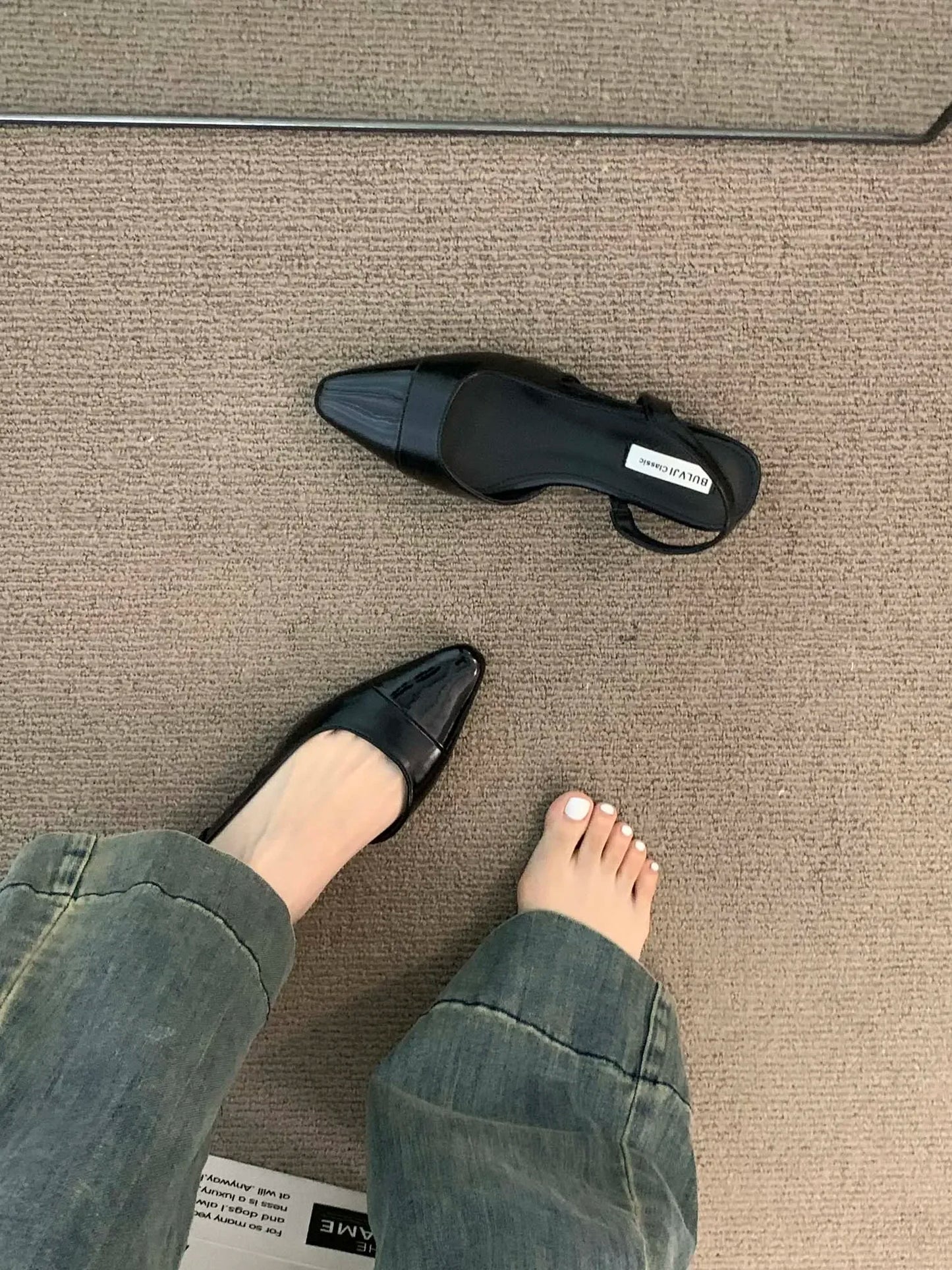 Brand luxury designer fashion PU leather design ladies summer new style pointed toe low heel women sandals non-slip flat shoes