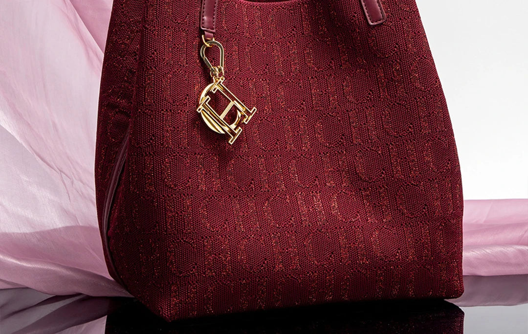CH Women's Shoulder Bag Simple Solid Color Gold Letter Printed Design Women's Large Capacity Daily Commuter Bag Women's Handbag