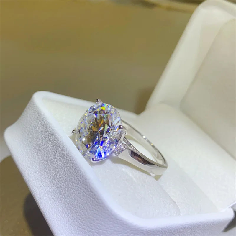 Classic Moissanite PT950 Platinum 10 Carat Luxurious Oval Ring for Women, durable structure and long-lasting brilliant luster