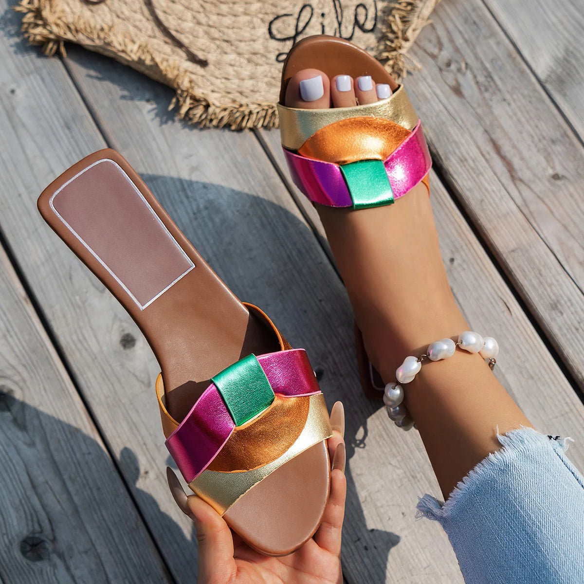 Designer Woman Flat Slippers 2026 New Woven with Comfortable Women's Shoes Casual Bottom Slippers Summer Women Sandals
