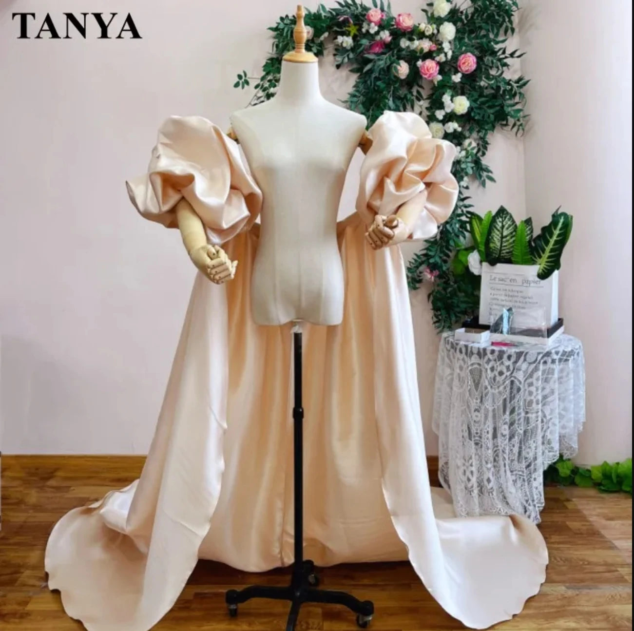 Red  Mikado Satin Long Wedding Cape Puffy Short Sleeves Court Tain Evening Cape Outfit Coat For Women Costume DJ199