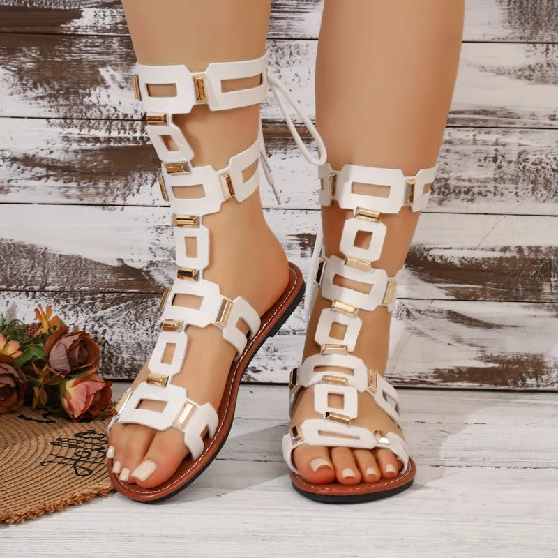 2026 Summer Luxury Round Toe PU Women's Sandals Fashionable Flat Casual Beach Shoes Stylish Metallic Decoration Women's Sandals