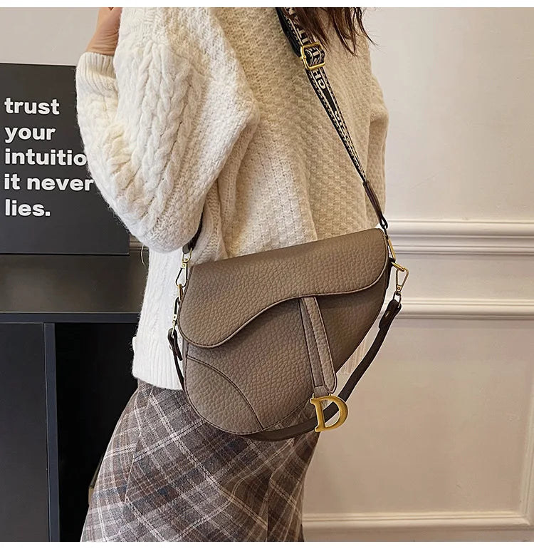 IMJK 24*20*6cm Hot Selling Light Luxury Underarm Saddle Bag, New Niche Design, Casual Shoulder Crossbody Bag Bags