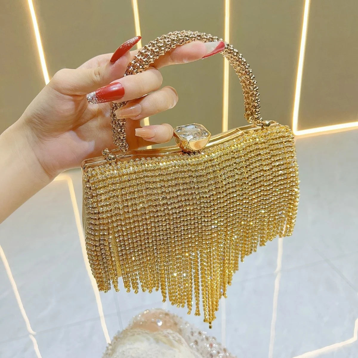 fashion woman handbag socialite light luxury Rhinestone tassel dinner bag ladies handbag Party metal chain shoulder bag