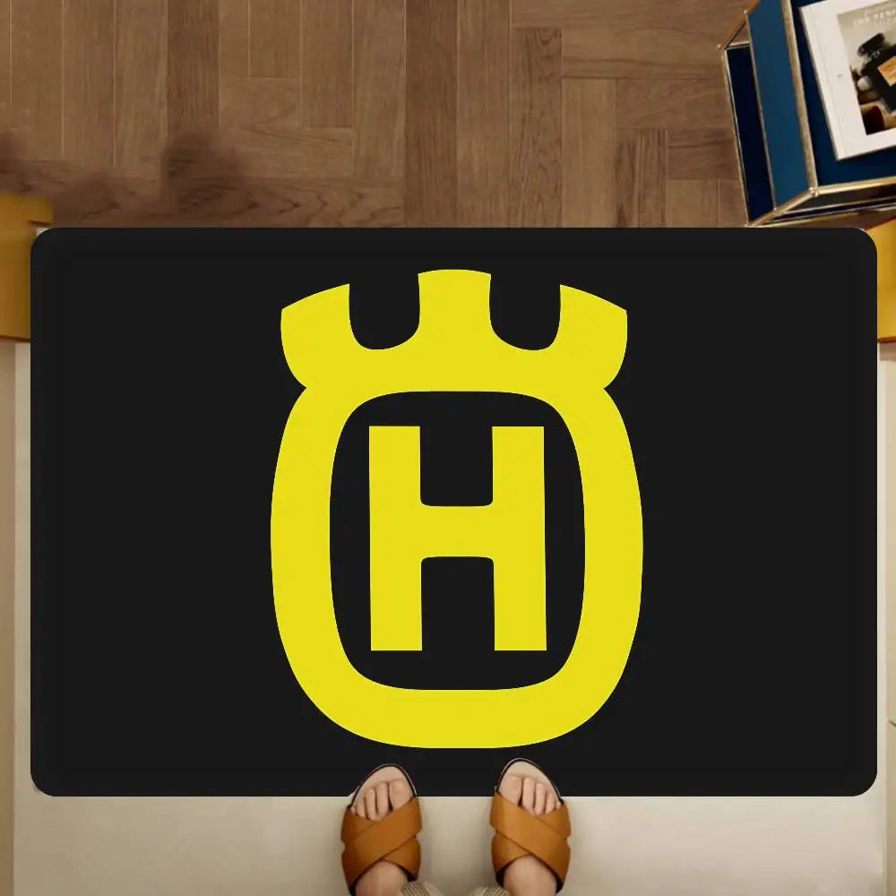 H-Husqvarna Logo Floor Mat INS Style Soft Bedroom Floor House Laundry Room Mat Anti-skid Household Carpets