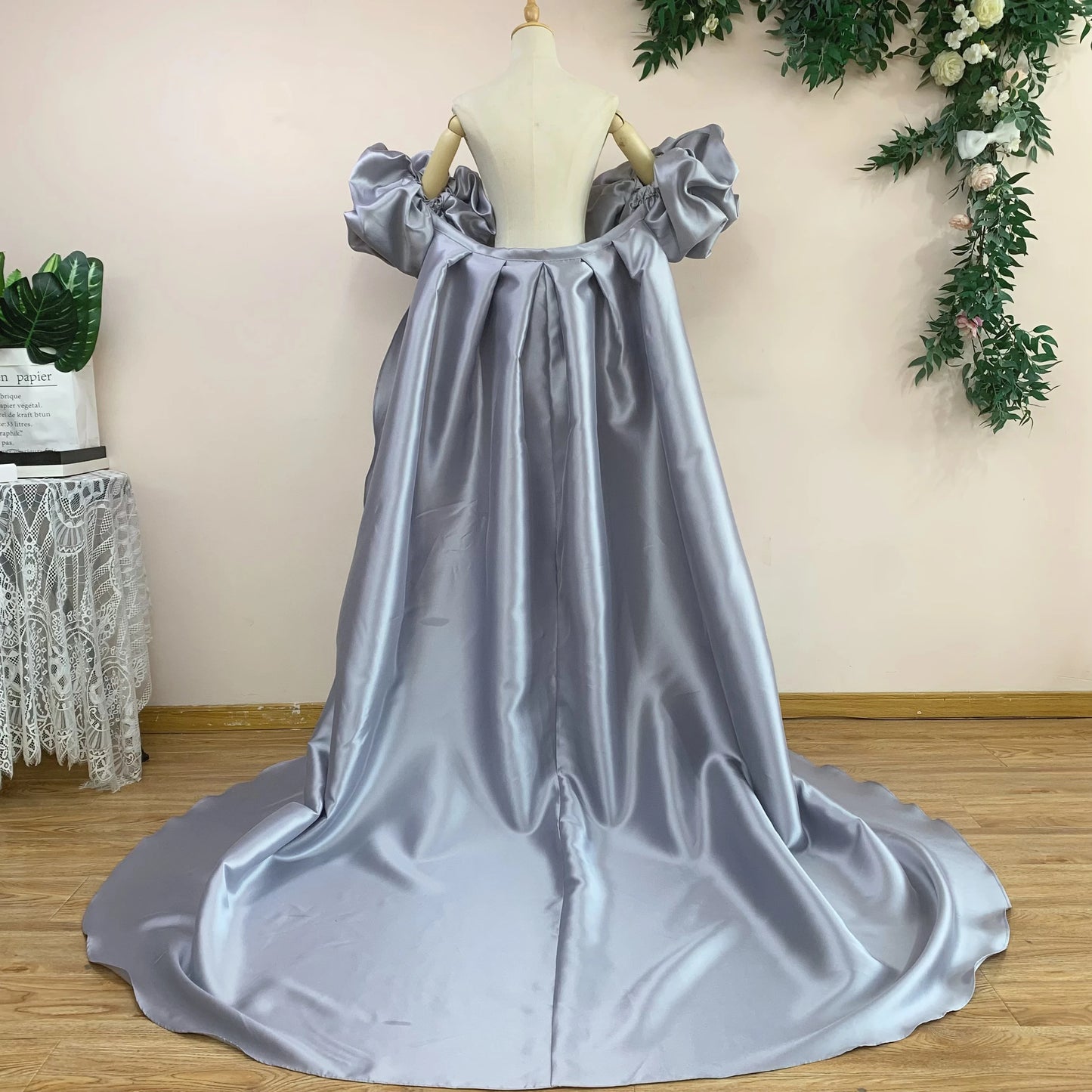 Red  Mikado Satin Long Wedding Cape Puffy Short Sleeves Court Tain Evening Cape Outfit Coat For Women Costume DJ199