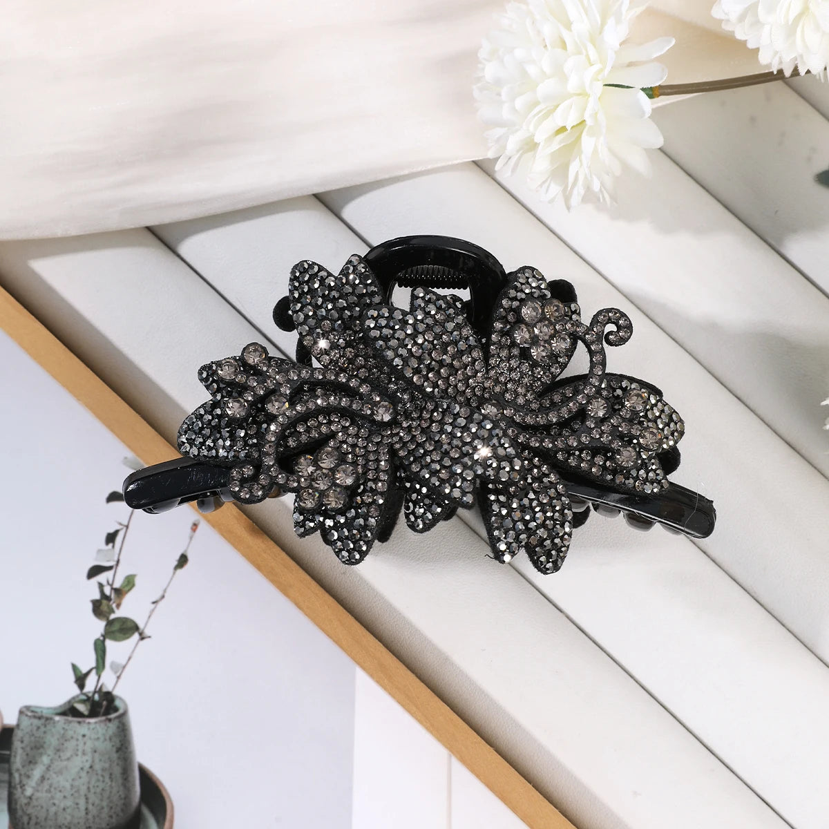AWAYTR New Flower Hair Claws Clips Hairpins For Girls Women Fashion Rhinestone Hairgrip Barrettes Hair Crab Hair Accessories