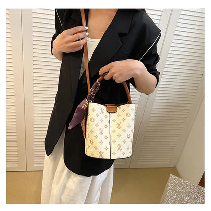 2025 Luxury Designer Women'S Shoulder Bag High-End Fashional Water Bucket Bag Crossbody Bags Unique Women Clutch Travel Tote Bag