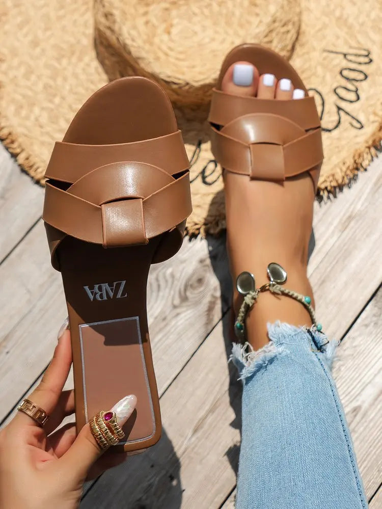 Flat Slippers Casual Shoes Woman 2026 Trend Luxury Summer Elegant Dresses Sandals Beach Designer House Round Toe Brand Bathroom