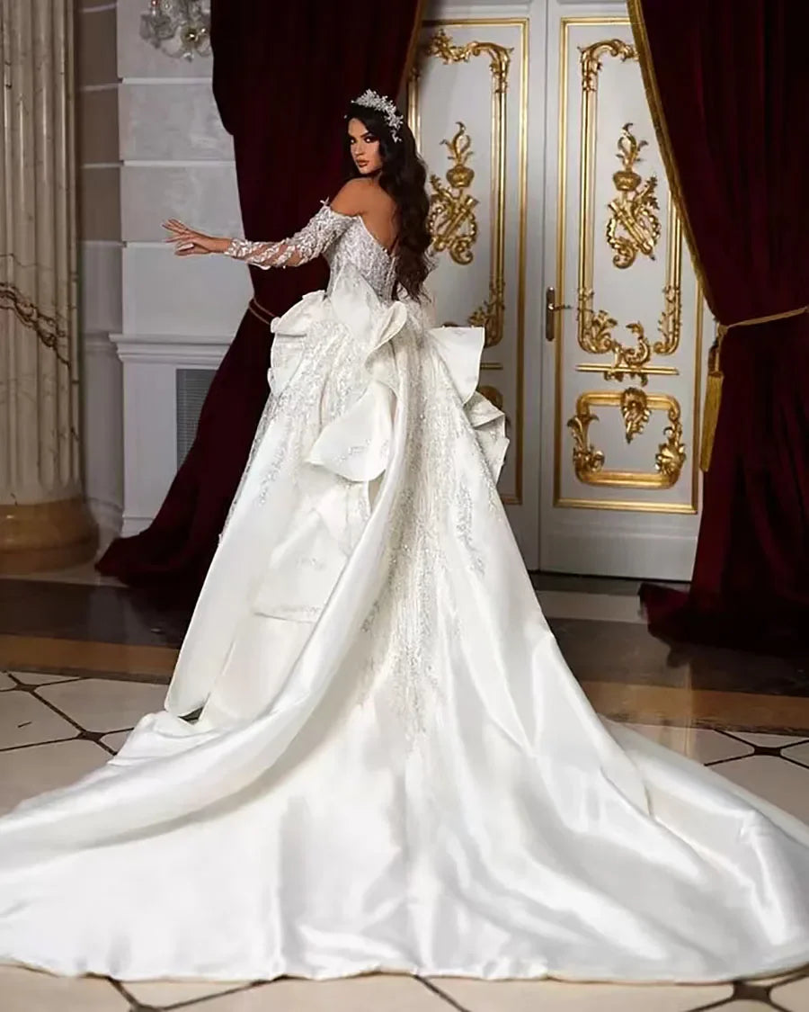 Customzied Shoulder Beads Sequins Wedding Dresses with Detachable Train Fashion Court Train Luxury Bride Dresses