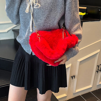 Large Capacity Fur Handbag Heart Shape Ladies Shoulder Bag Fashionable Cute Soft Zipper Closure Interior Phone Pocket