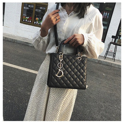 New Fashion Luxury Design Tote Bags for Women Handbags Ladies Shoulder Bags Trending Lingge Chain Crossbody Bag and Purse