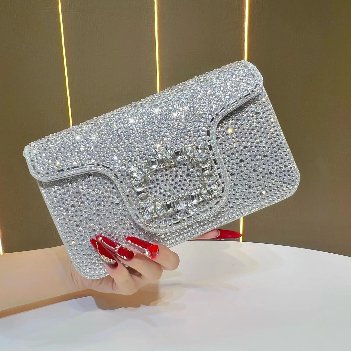 New Ladies Luxury Crystals Evening Bags Sparkling Diamond Dinner Party Dress Bags Metal Chain Wedding Clutch Purses and Handbags