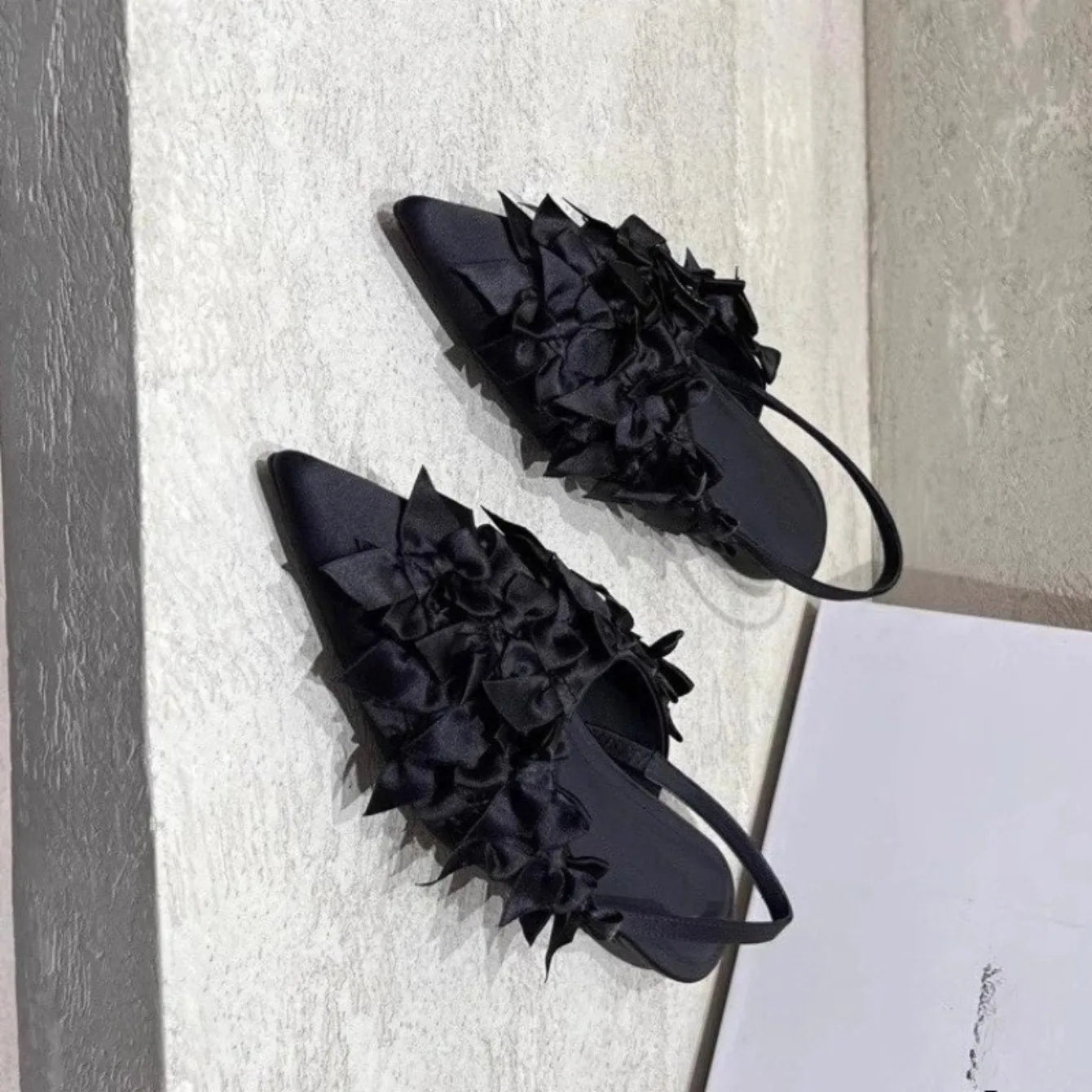 Pointed Toe Women's Sandals Low Heels Elegant Sexy Fashion Woman Shoes 2025 Summer Luxury Slides Women Sandals Zapatos De Mujer