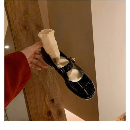 Women Two Tone Mary Jane Shoes 2026 New Patent Leather Buckle Strap Low Heel Casual Shoes For Office And Daily Wear Elegant