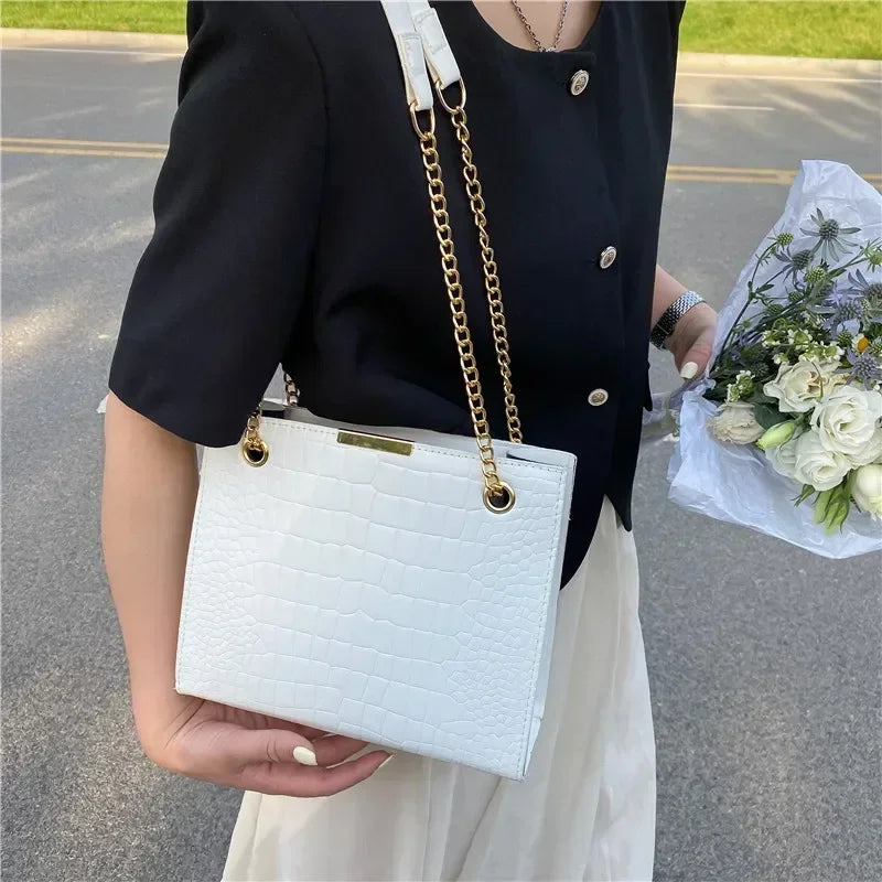2026 Fashion Luxury Female Crossbody Bags for Women Designer Shoulder Bag Chain Solid Color Messenger Bag Handbags