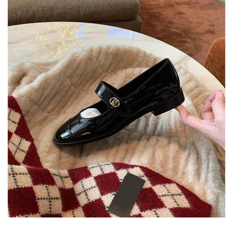 Women Two Tone Mary Jane Shoes 2026 New Patent Leather Buckle Strap Low Heel Casual Shoes For Office And Daily Wear Elegant