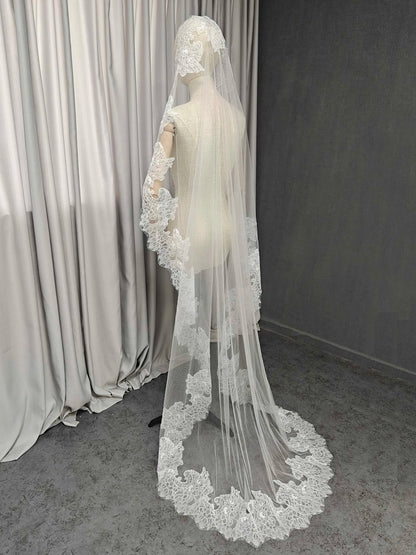 Customized Wedding Veil with Chantilly Eyelash Lace, 2m/2.5m/3m Mantilla Veil, Ivory Bridal Veil with Hidden Comb