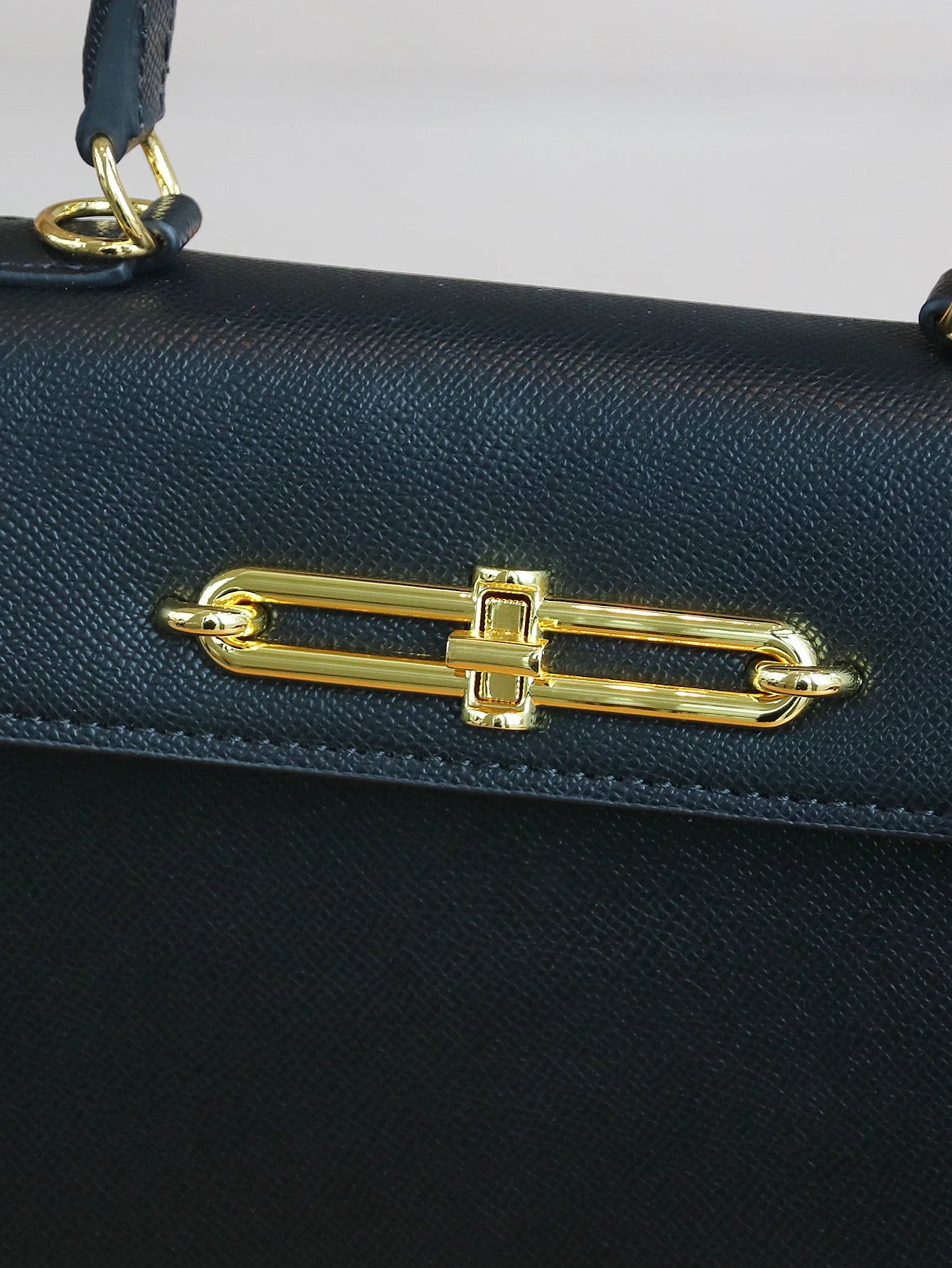 2026 High-End Portable Fashion Ladies Bag Temperament Small Bag Palm Crocodile Handbag OL Commuter Joker Work Bag Light Luxury S