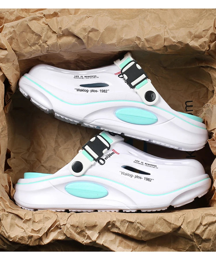 New Classic Summer Clogs Men Slipper Breathable Garden Shoes EVA Outdoor Comforty Beach Slides Home Sandals Antiskid Slippers