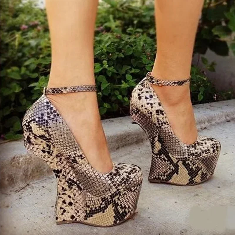 Strange Style Cross Tied Sandals Sexy Peep Toe Solid Accept Customized New Arrivals Fashion Women Runway Shoes