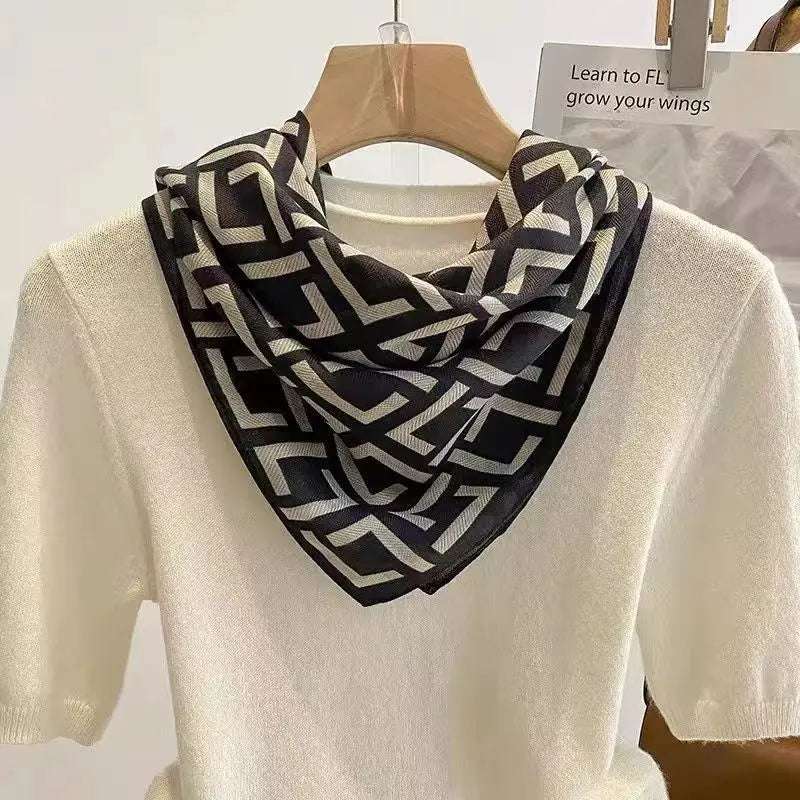 2026 new magnetic buckle silk scarf for women's small square scarf for autumn and winter warmth and cold resistance, fashionabl