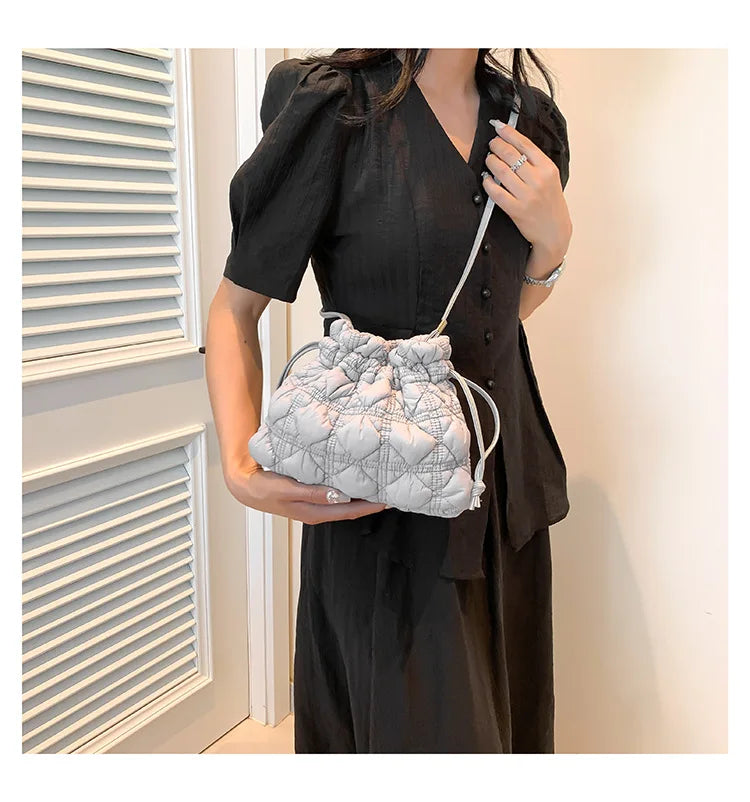 Women Drawstring Shoulder Bags Detachable Strap Quilted Crossbody Bag Solid Color Soft Padding Handbag for Outdoor Travel