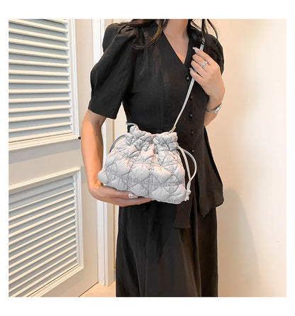 Women Drawstring Shoulder Bags Detachable Strap Quilted Crossbody Bag Solid Color Soft Padding Handbag for Outdoor Travel