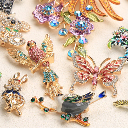 Women New Trendy Brooch Extra-Large Rhinestone Peacock Animal Bird Dog Conch Enamel Pin Jacket Jewelry Accessory