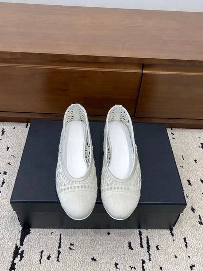 Luxury Brand Casual Flats Women's Fashion Slip-on Casual Shoes Hand-woven Versatile Flats Retro Casual Shoes Woven Cutout Design