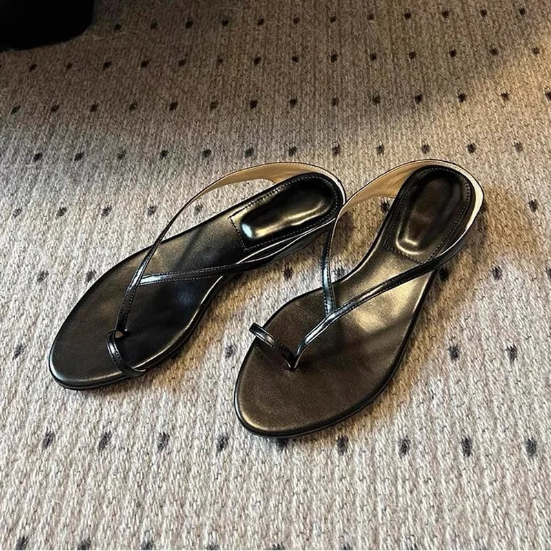 Women's Minimalist Thin Strap Sandals 2026 New Summer Flip Flops Elegant Clip Toe Flat Slides Casual Beach Shoes for Ladies