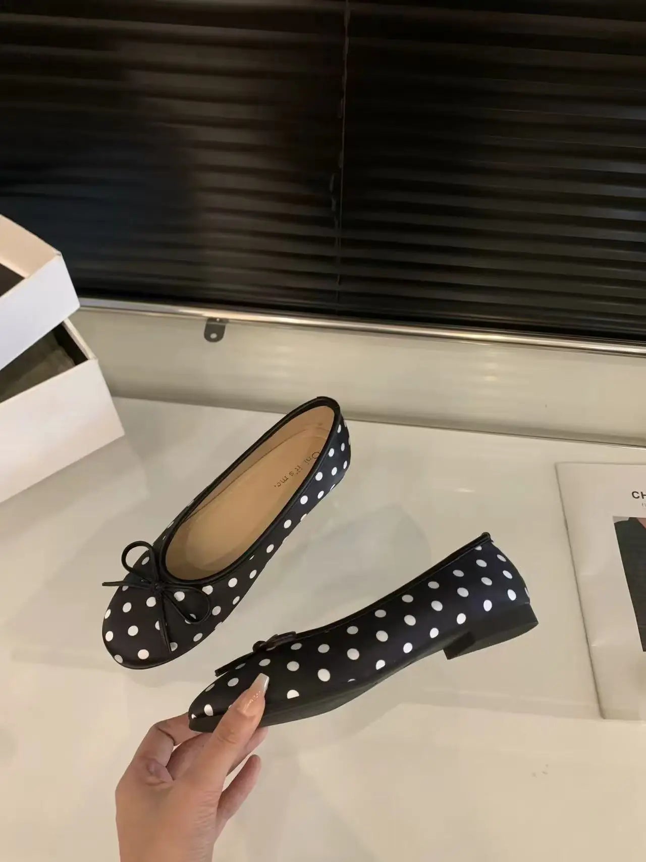 YNPO Fashion Silk Women Ballet Flats Shoes Luxury Designer Shallow Female Round Toe Butterfly-Knot Ladies Slides Shoes