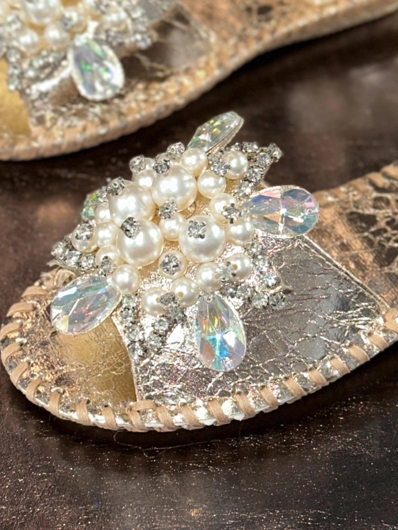 Aphixta New Gold Crystal Flower Flat With Sandals Women Summer Round Toe Shoes Outdoor Soft Sole Bling Slides Big Size 43