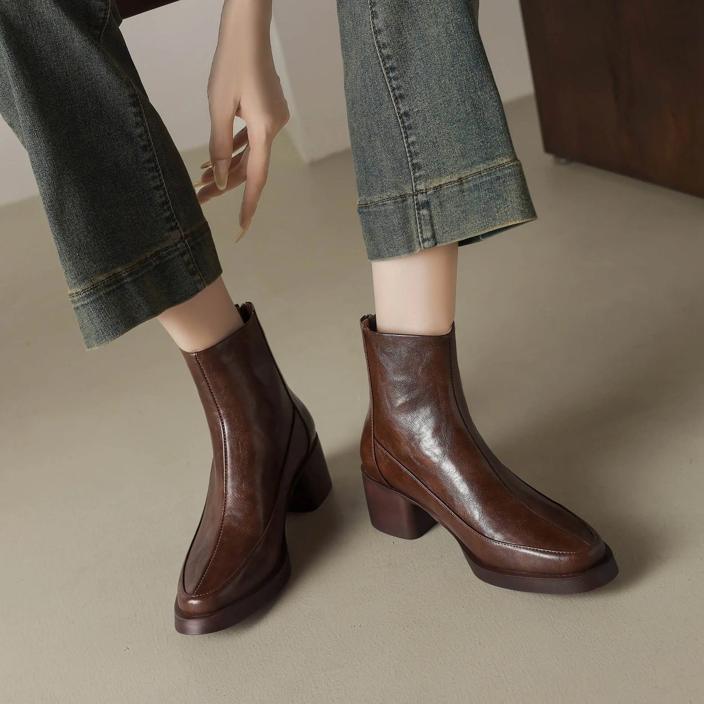 Plus Size 34-43 Cow Skin Round Toe Zipper High Heels Modern Motorcycles Boots Warm Winter Shoes Dating Retro Brand Ankle Boots