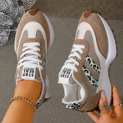 2026 Spring Women Sneakers New Luxury Flat Slip on Sneakers Women Trend Comfortable Lightweight Outdoor Designer Shoes for Women