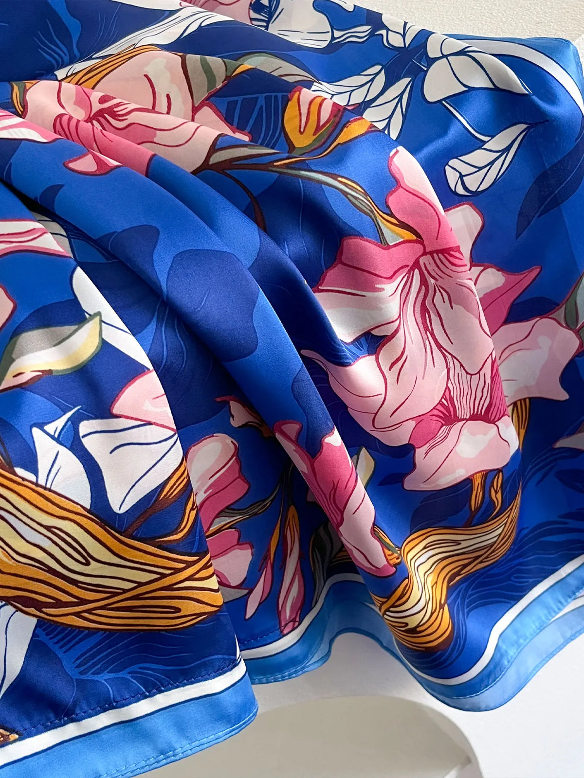 Vibrant Magnolia Floral Print Satin Abaya Scarf Set, Loose Batwing Kaftan For Muslim Women Summer Beach Holiday Wear