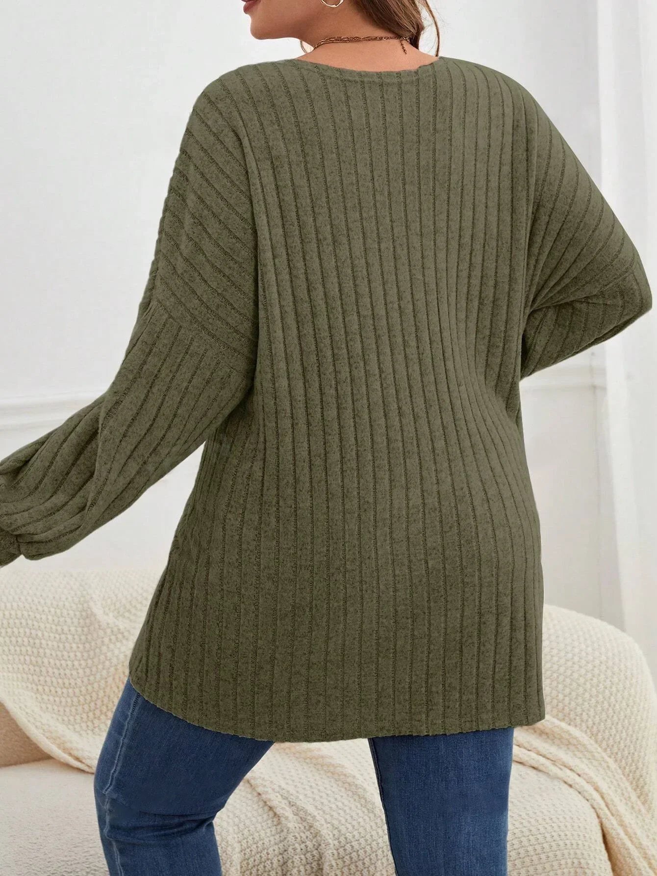 Autumn and Winter  Plus Size Women's 1XL-5XL Solid Color Loose Cardigan Top Women's Long Sleeved Knitted Jacket