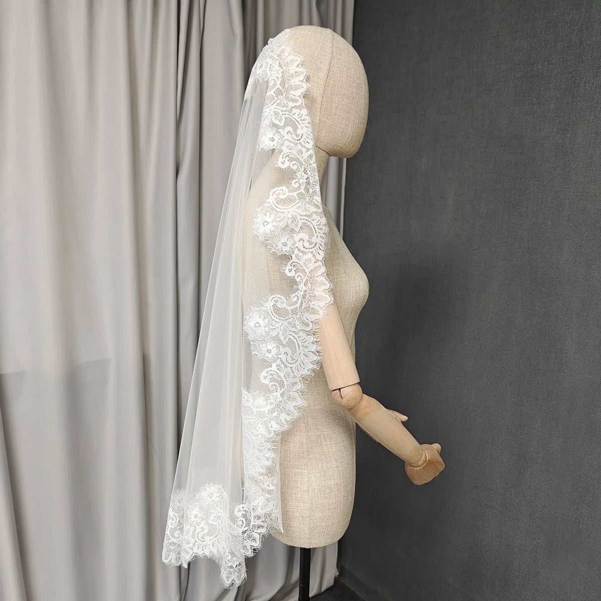 Customized Mantilla Veil with Eyelash Lace, Single Tier 1m/1.5m/2m Wedding Veil with Hidden Comb, Eyelash Lace Ivory Bridal Veil