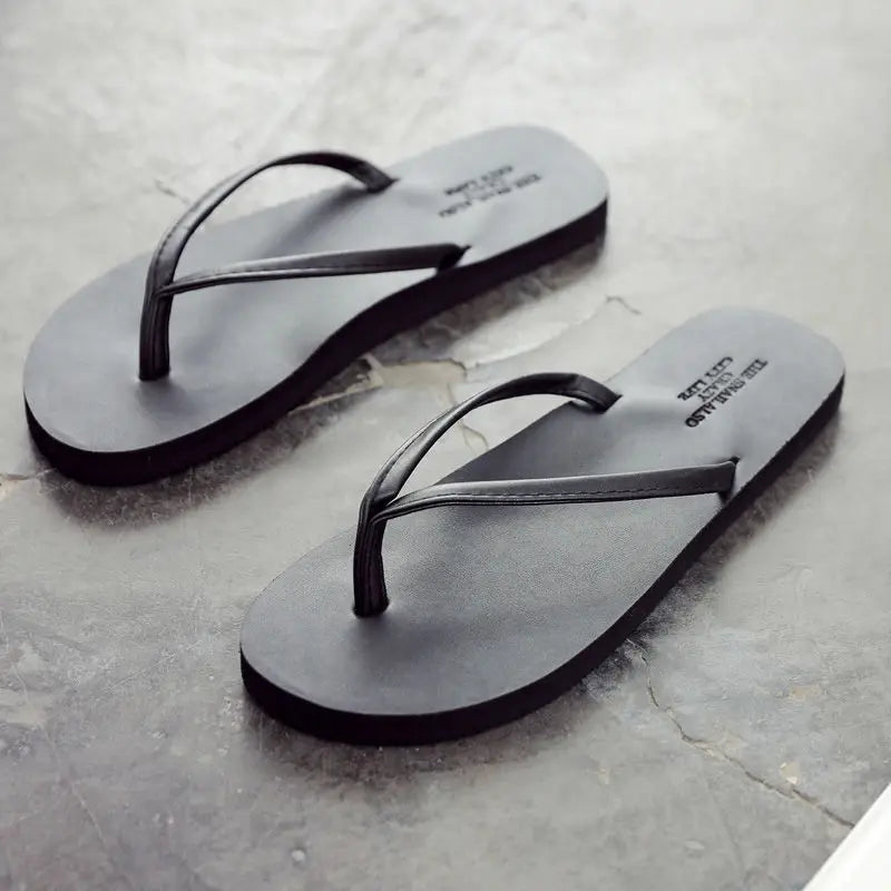 Men's anti slip flip flops, new couple's slippers for summer wear, durable leather, simple and fashionable beach shoes
