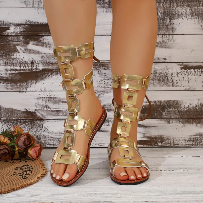 2026 Summer Luxury Round Toe PU Women's Sandals Fashionable Flat Casual Beach Shoes Stylish Metallic Decoration Women's Sandals