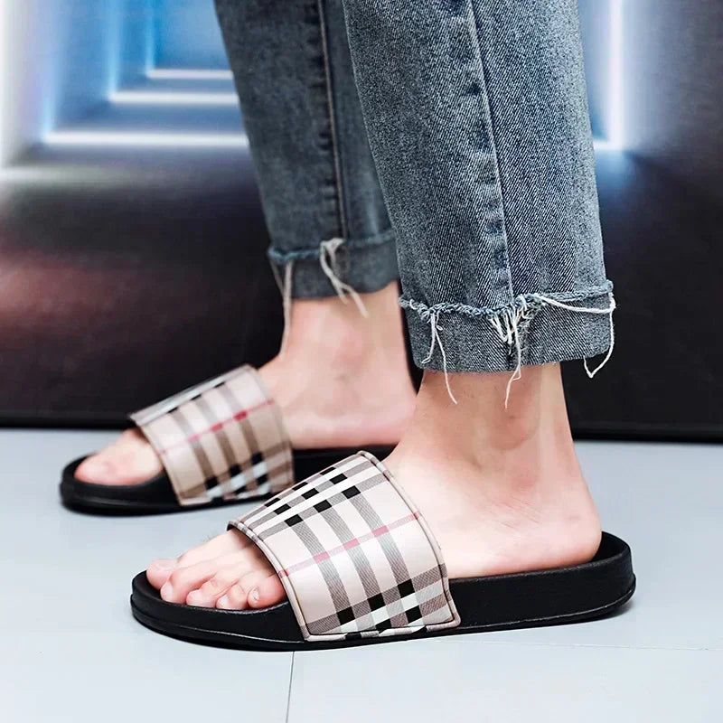 Beach Sandals Stylish Casual Men's Shoes Light Outdoor Breathable Wading Slippers Bathroom Family Men Chaussures Homme Luxe