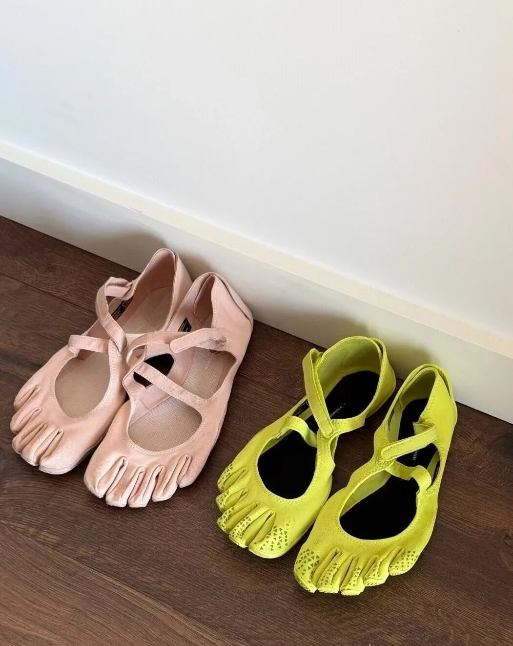 Latest Five-finger Shoes Women's Indoor Yoga Pilates Barefoot Comprehensive Training Non-slip Fitness Shoes in Box Fast Shipping