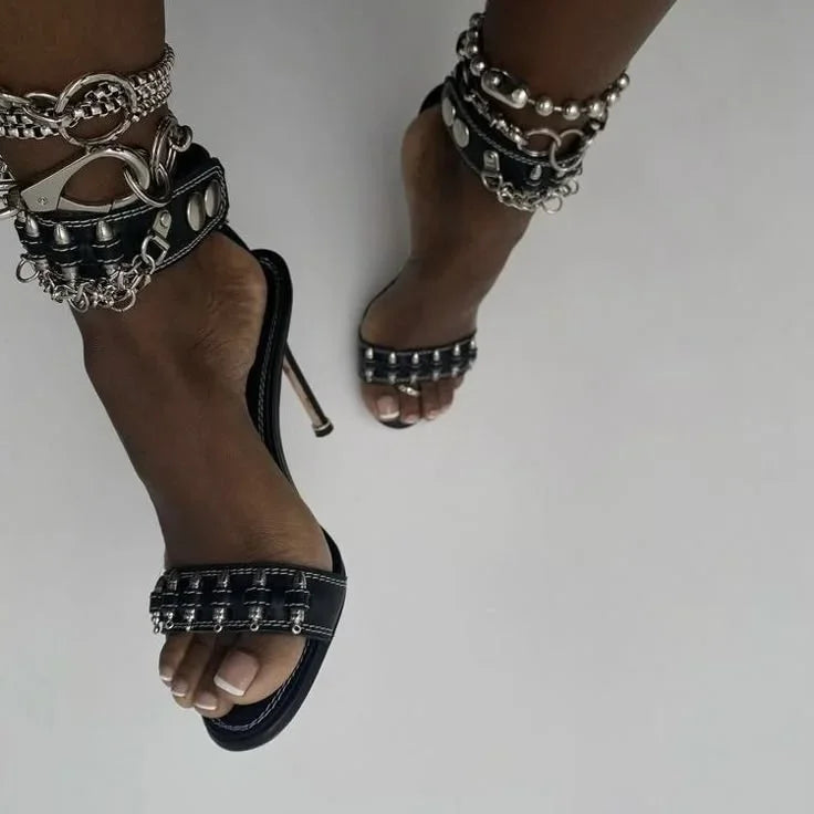 New Catwalk Bullet Chain Roman Sandals 2025 Summer Sexy Ladies Stilettos Black/brown Fashion Party Casual Open Toe Sandals