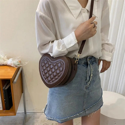 Luxury Love Shaped Shoulder Bag Small Handbags Designer Crossbody Bags Women Sling Purse Red Peach Heart Phone Bag Shoulder Bag