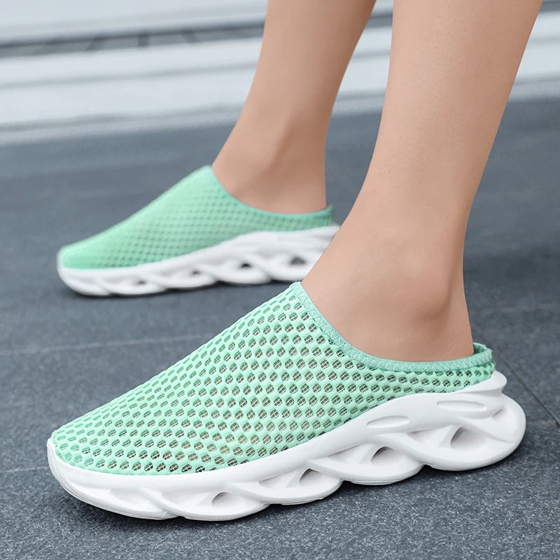 Men Slippers Summer Breathable Home Indoor Slippers Men Flats Thick Bottom Lightweight Slides Fashion Outdoor Walking Shoes