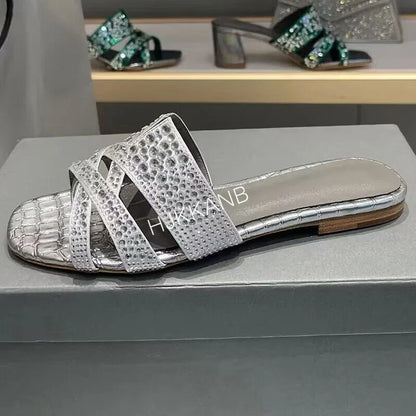 Summer New Luxury Rhinestone Decor Flat Slippers Women's Open Toe Hollow Out Casual Sandals Outdoor Vacation Beach Shoes 2024
