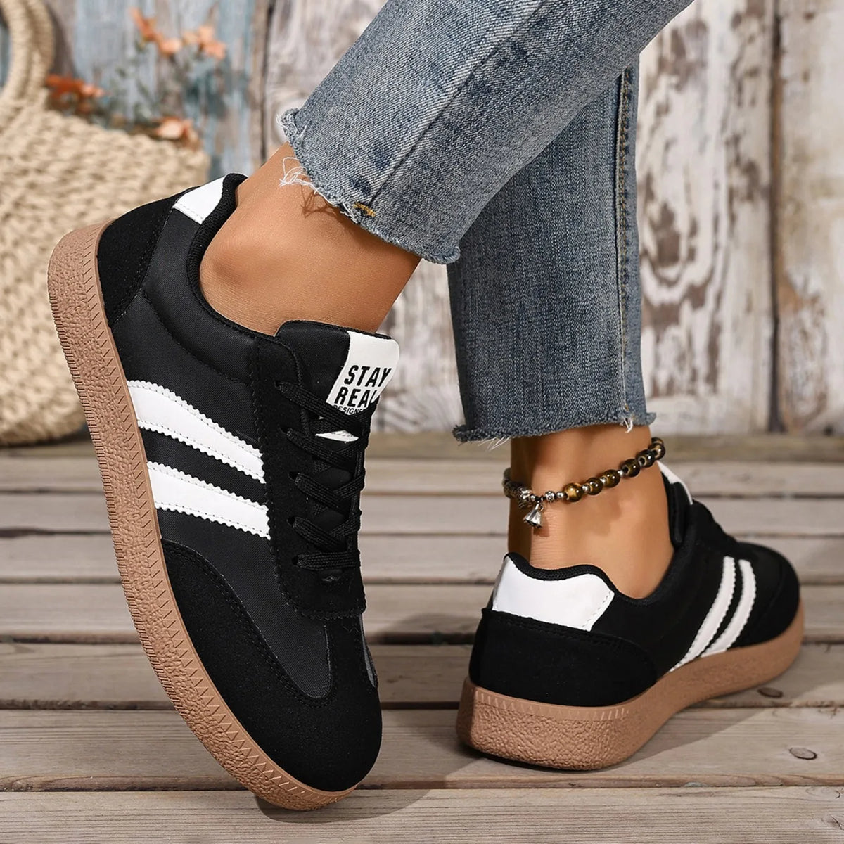2026 New Designer Sneakers for Women Casual Patchwork Leather Sneakers Women Outdoor Casual Comfortable Ladies Shoe