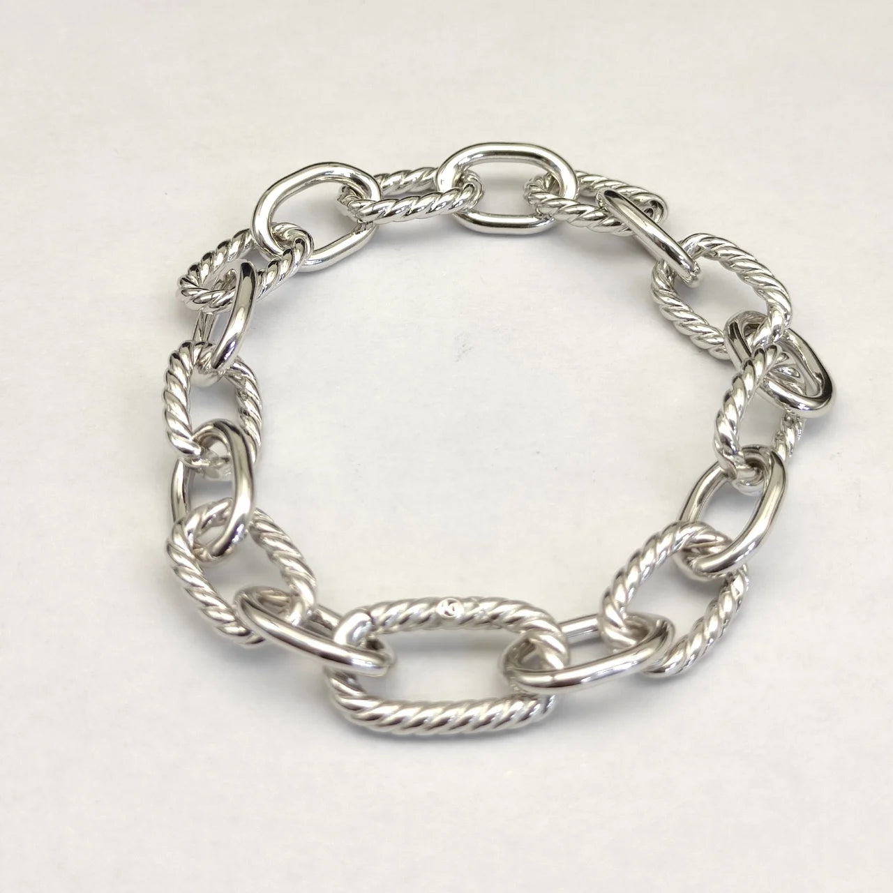 2026 New DY High Quality Bracelets Collection Luxury Trend Jewelry Gift Simple Fashion Design Suitable for Both Men and Women 2