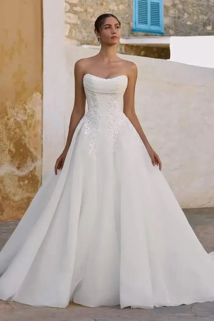 Customized Strapless Wedding Dresses for Bride Lace Appliques Satin A Line Long Maxi Boho Beach Bridal Ball Gowns for Women