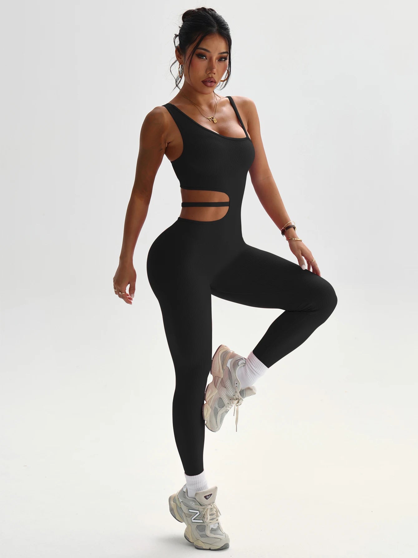 Beautiful back design, sexy one-piece yoga leggings, suitable for women's breathable quick-dry sports bodysuits